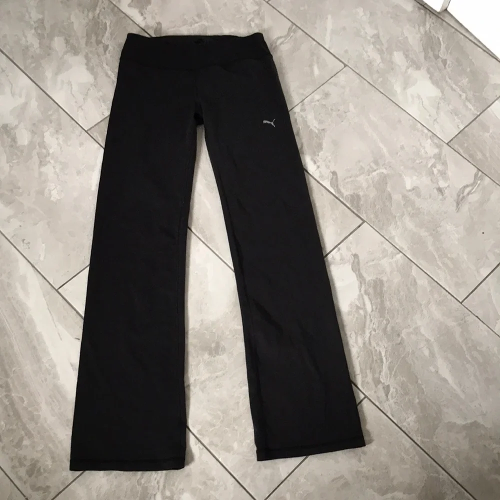 PUMA Training essentials yoga flares Pants in black | L - Picture 5 of 15
